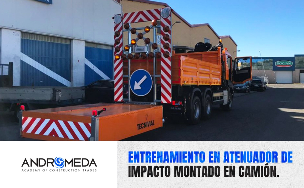 Entrenamiento en Atenuador de Impacto Montado en Camión para Zonas de Trabajo.